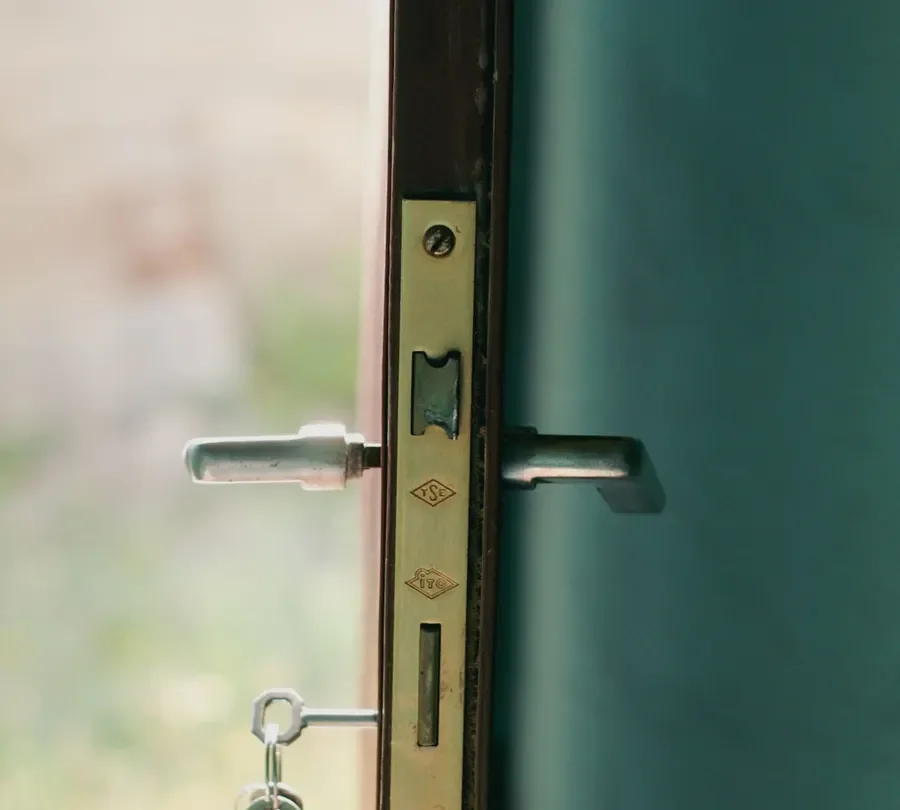 Open door showing the locking edge and handle – commercial locksmith Birmingham advice on the right lock for a business entrance from Locksmith Birmingham